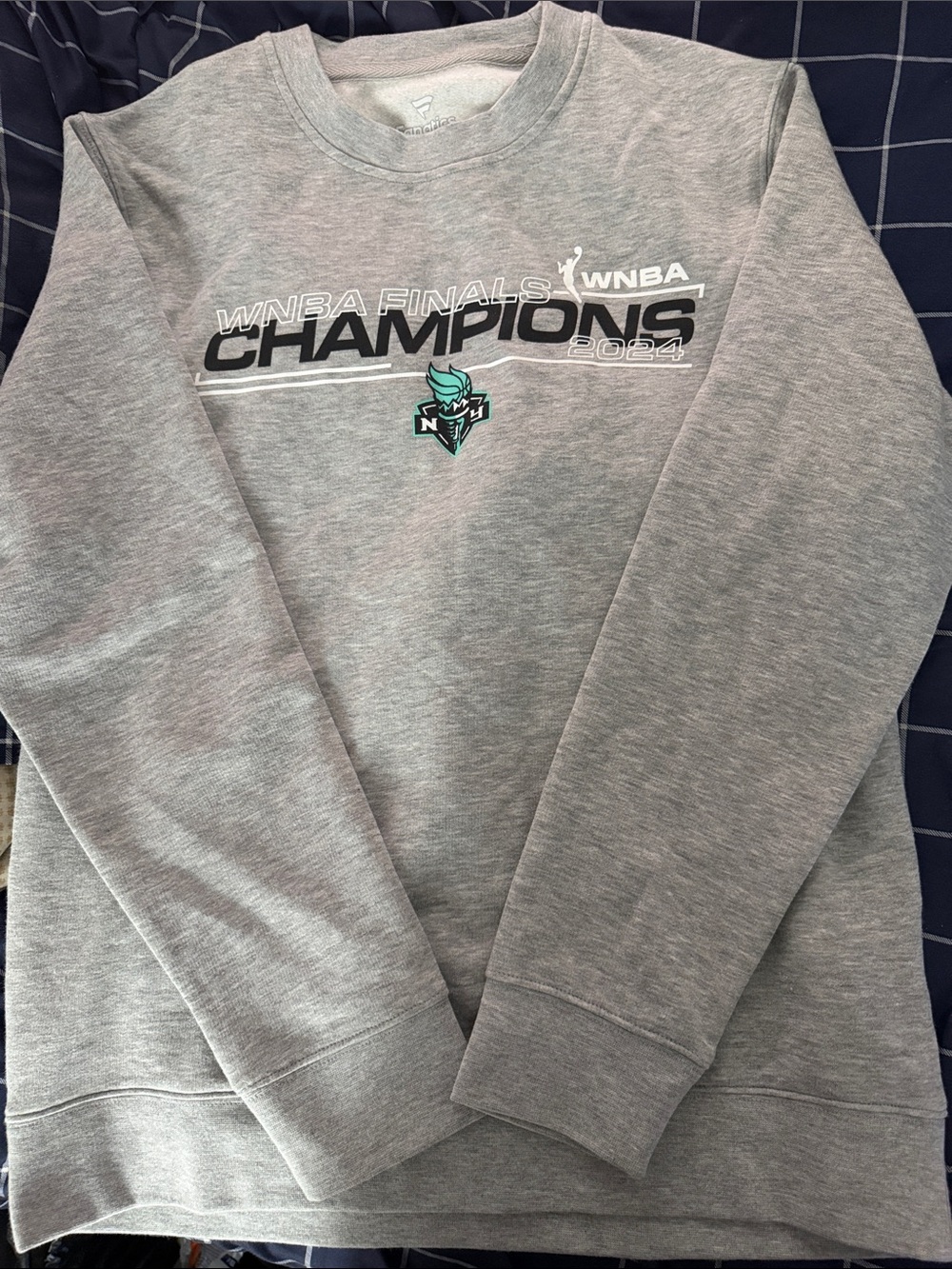 Fanatics WNBA Finals Champions 2024 Gray Crewneck Sweatshirt size medium